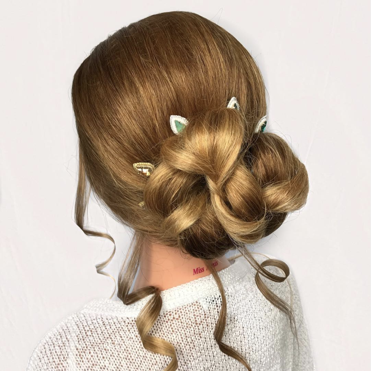 Bella [100% Human Hair Mannequin] HairArt Int'l Inc.