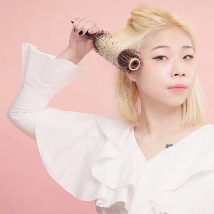 Korean Long Brush For Blowouts: H3000 Luxe Brush HairArt Int'l Inc.